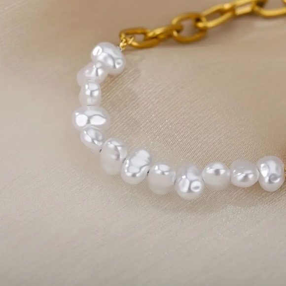 NEW! Asymmetric Faux Pearl & Love  Bracelet - Picture 8 of 9